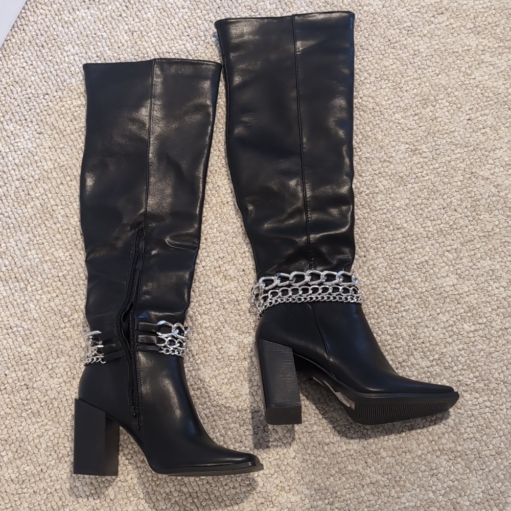 Boots - Picture 11 of 14